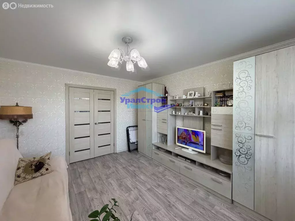 2-комнатная квартира: Октябрьский, 34-й микрорайон, 25 (46.9 м) - Фото 2