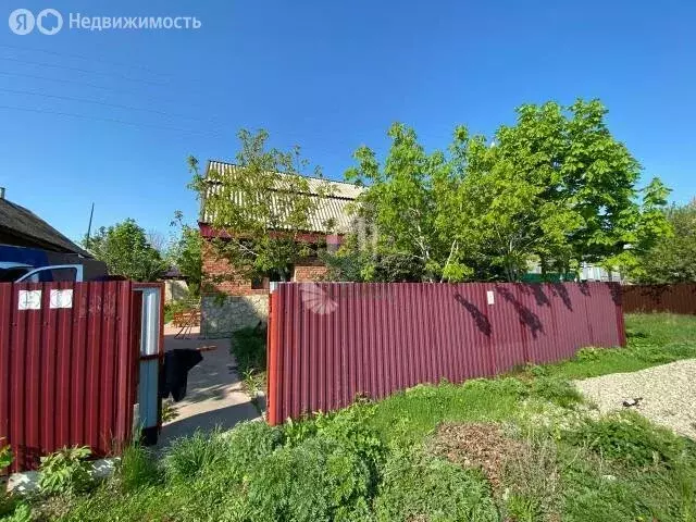 Дом в Саратовская область, муниципальное образование Красноармейск, ... - Фото 1