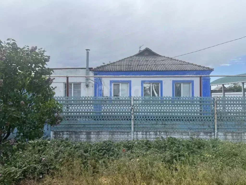 Дом в Крым, Красногвардейский район, Октябрьское пгт ул. Кирова (75 м) - Фото 1