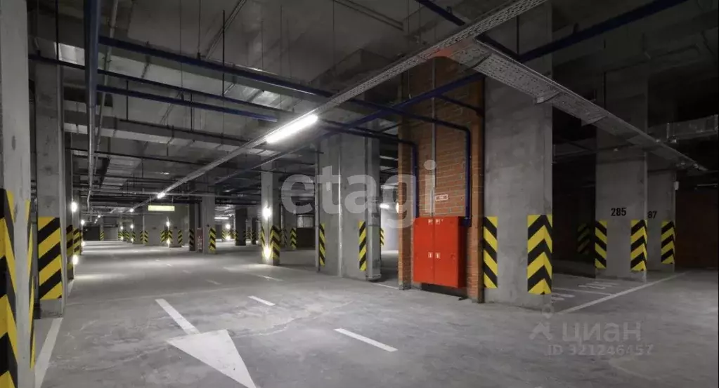 Гараж в Свердловская область, Екатеринбург ул. Свердлова, 32 (15 м) - Фото 1