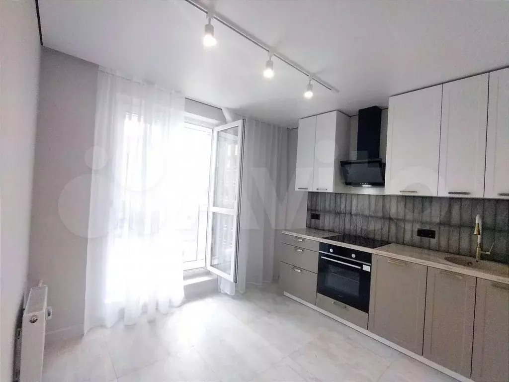 2-к. квартира, 58 м, 4/7 эт. - Фото 0