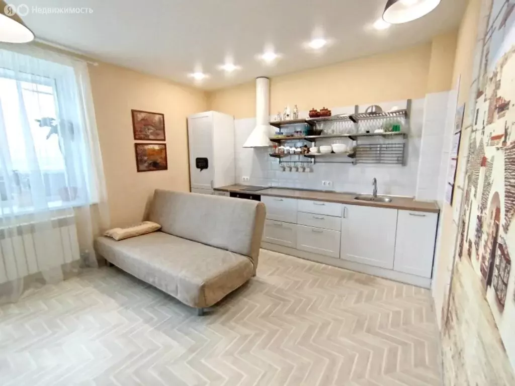 3-комнатная квартира: Барнаул, улица Антона Петрова, 221Д/1 (60.6 м) - Фото 1
