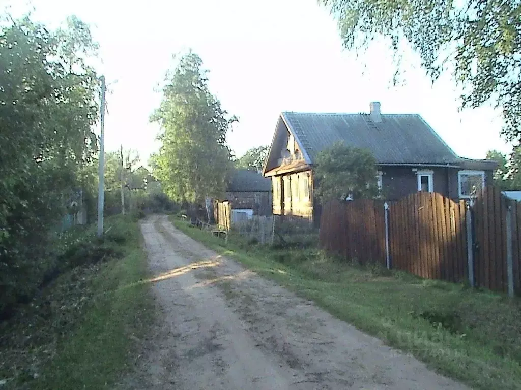 Дом в Новгородская область, Парфинский район, Федорковское с/пос, д. ... - Фото 0