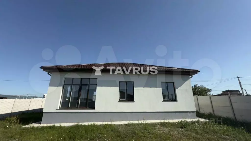 Дом в Крым, Симферопольский район, Трудовское с/пос, с. Строгоновка ... - Фото 0