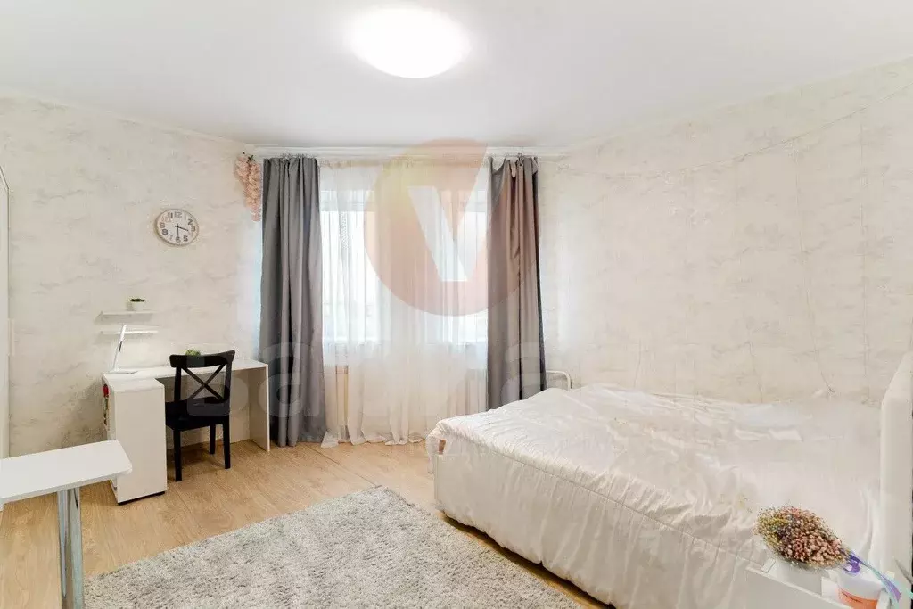 3-к кв. Омская область, Омск ул. Масленникова, 203/1 (106.0 м) - Фото 0