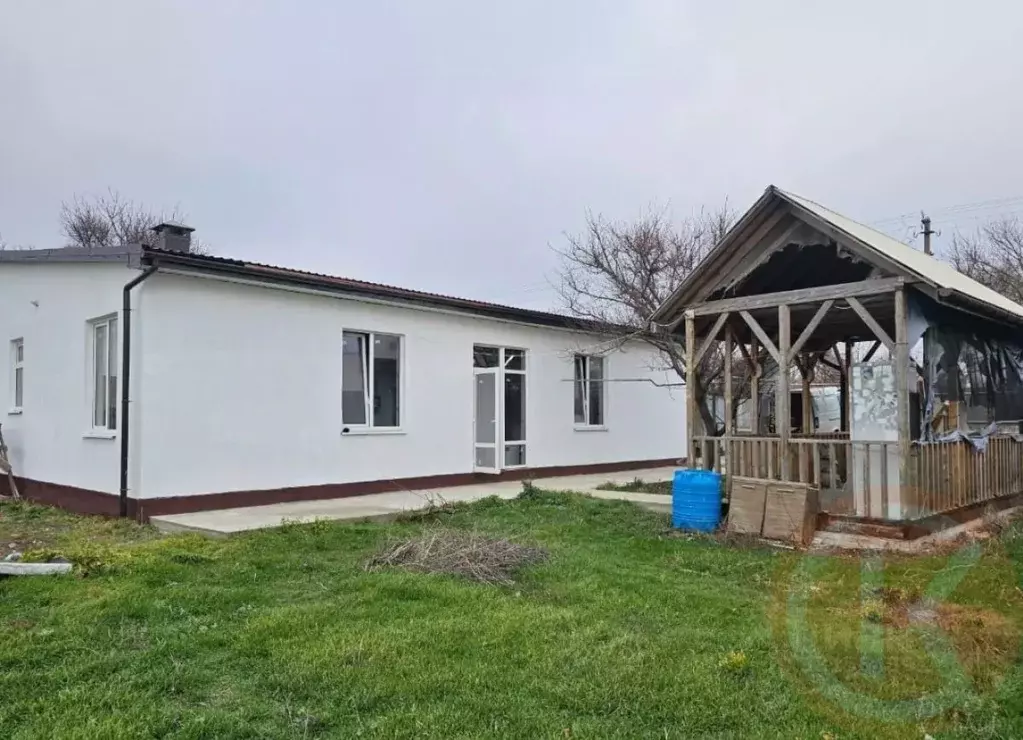 Дом в Крым, Сакский район, с. Воробьево пер. Школьный, 2 (80 м) - Фото 1