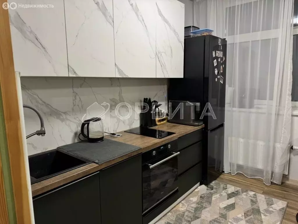 3-комнатная квартира: Тюмень, улица Тимофея Чаркова, 87 (49.6 м) - Фото 1