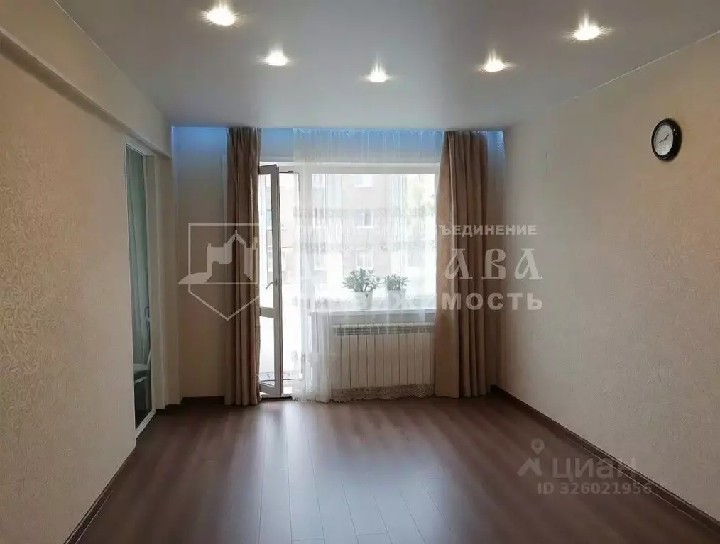 2-к кв. Кемеровская область, Юрга ул. Максименко, 11 (44.5 м) - Фото 1