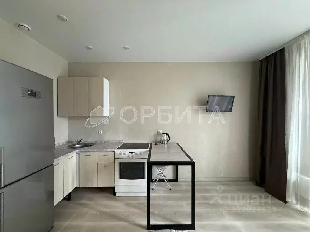 Студия Тюменская область, Тюмень ул. Фармана Салманова, 24 (28.8 м) - Фото 1
