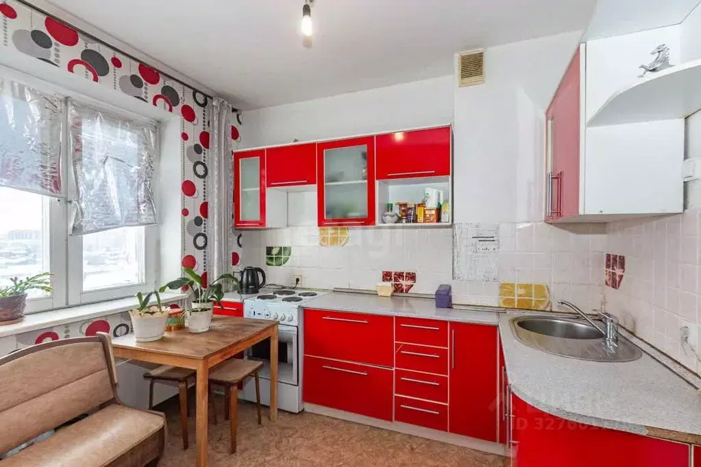 1-к кв. Омская область, Омск Тарская ул., 261к1 (33.0 м) - Фото 1