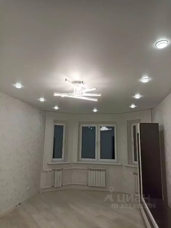 2-к кв. Липецкая область, Липецк ул. И.В. Свиридова, 2 (74.8 м) - Фото 2