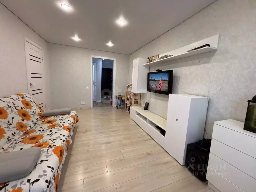 2-к кв. Пермский край, Чернушка Красноармейская ул., 102А (40.2 м) - Фото 0