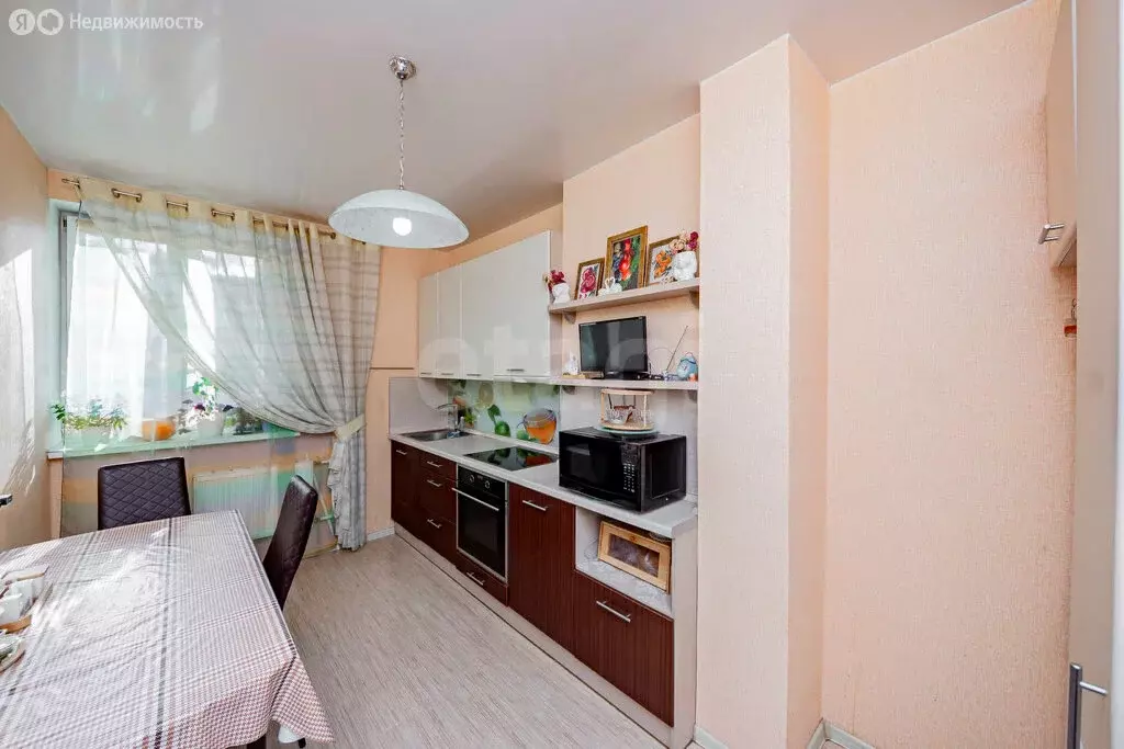 3-комнатная квартира: Тюмень, улица Василия Гольцова, 3 (75.3 м) - Фото 1