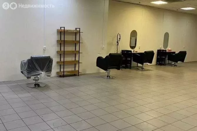 Торговая площадь (268 м) - Фото 1