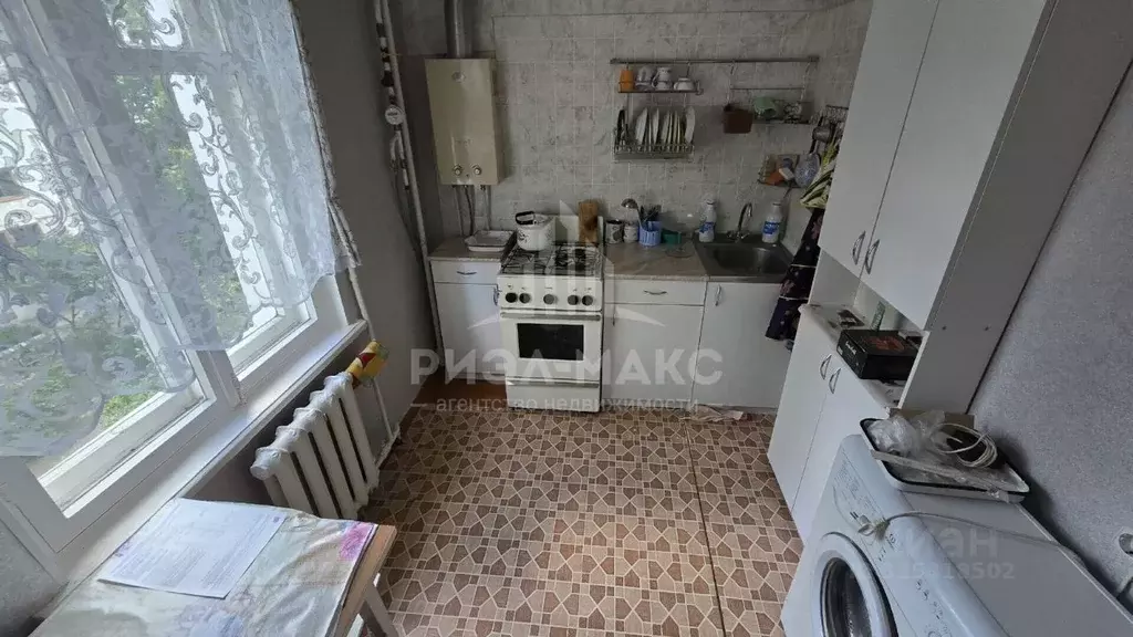 3-к кв. Брянская область, Новозыбков ул. 307-й Дивизии, 44 (59.4 м) - Фото 2