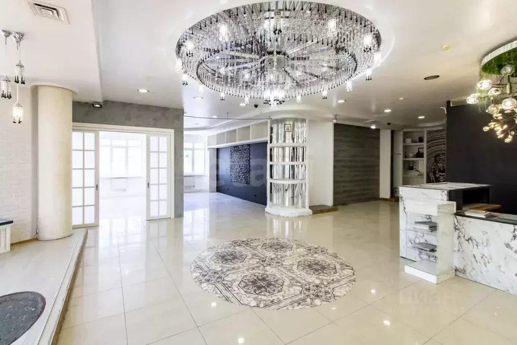 Помещение свободного назначения в Тюменская область, Тюмень ул. ... - Фото 1