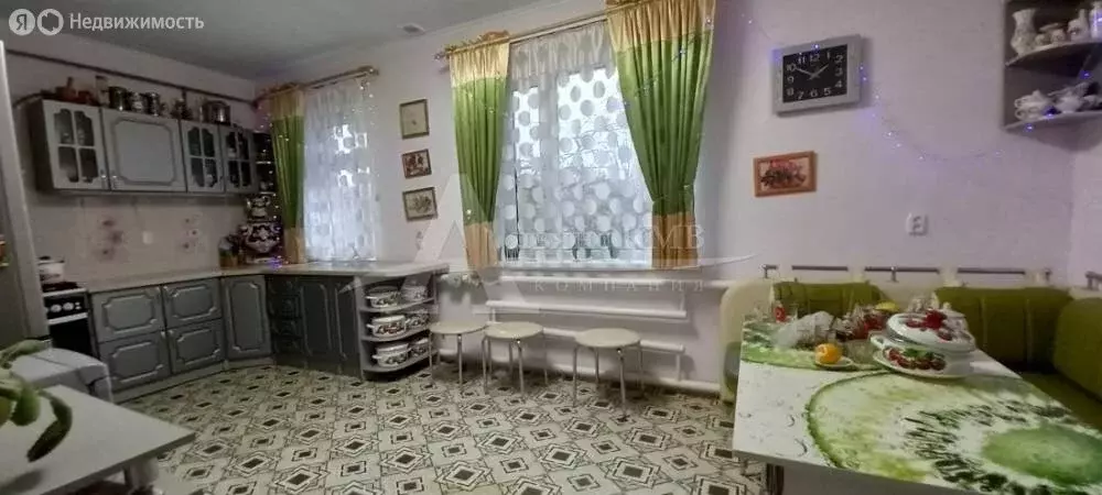Дом в посёлок Первомайский, Школьная улица (121 м) - Фото 0