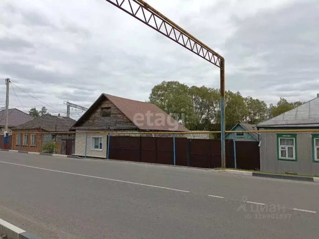 Дом в Белгородская область, Новый Оскол пл. Революции, 5 (99 м) - Фото 0