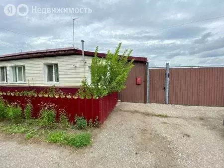 Дом в Любинский район, рабочий посёлок Красный Яр, Спортивная улица ... - Фото 1