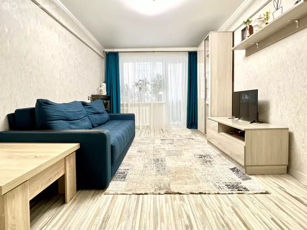 3-комнатная квартира: Брянск, улица Бурова, 2А (59 м) - Фото 0