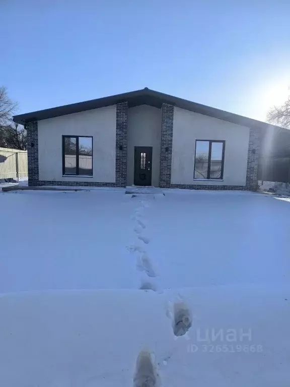 Дом в Астраханская область, Астрахань пос. Ленинский, ул. Анапская, 1 ... - Фото 1