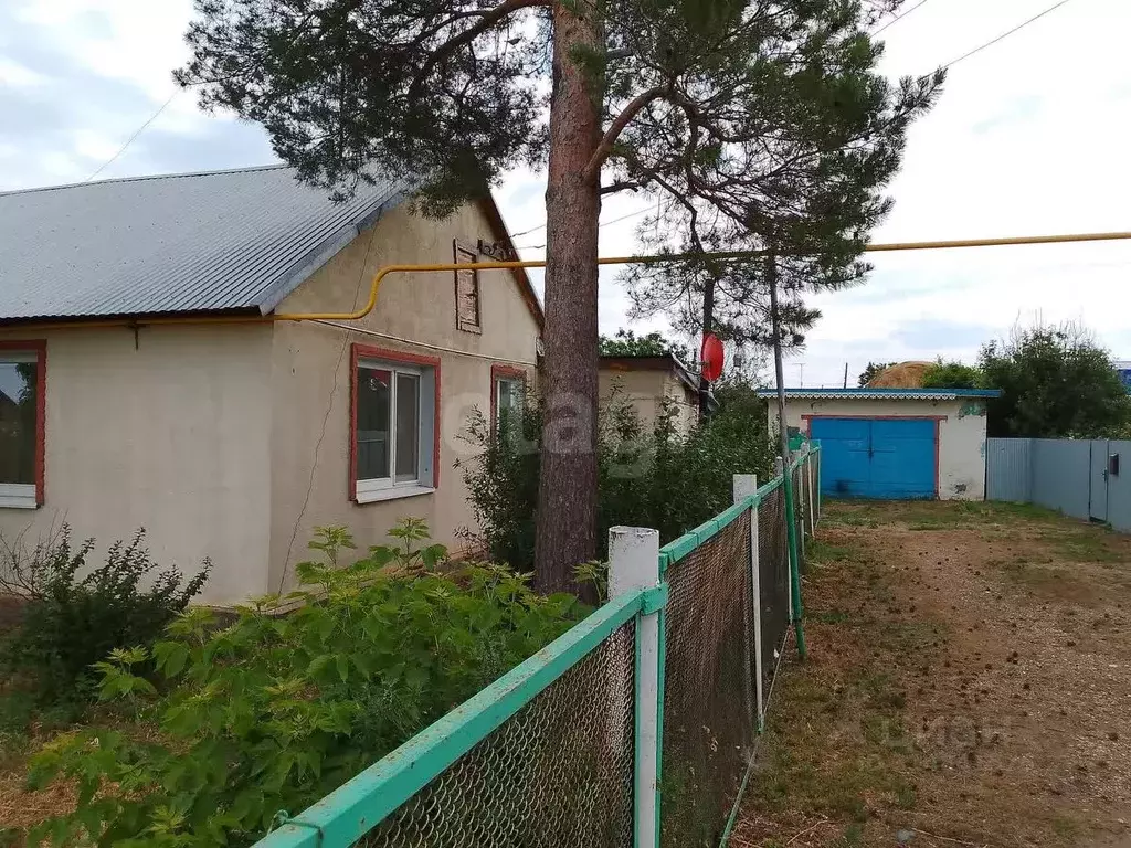 Дом в Оренбургская область, Илекский район, пос. Димитровский ... - Фото 1