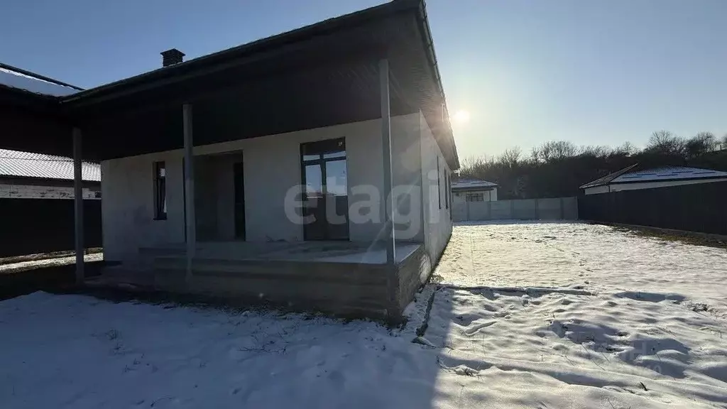 Дом в Крым, Симферопольский район, Добровское с/пос, с. Пионерское ул. ... - Фото 2