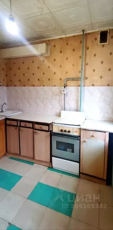 1-к кв. Кировская область, Кирово-Чепецк Чепецкая ул., 9 (33.0 м) - Фото 0
