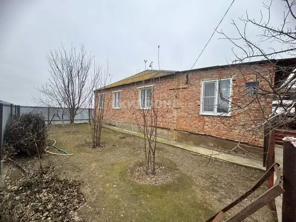 Дом в Астраханская область, Камызяк ул. Гагарина (82 м) - Фото 1