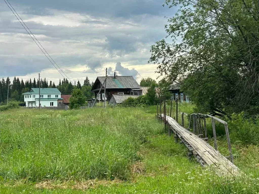 Дом в Пермский край, Ильинский муниципальный округ, с. Ивановское ул. ... - Фото 1