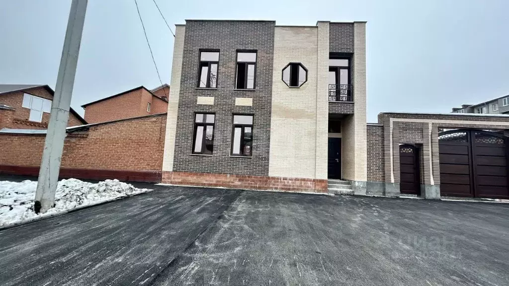 Дом в Северная Осетия, Владикавказ ул. Братьев Темировых, 7 (155 м) - Фото 1