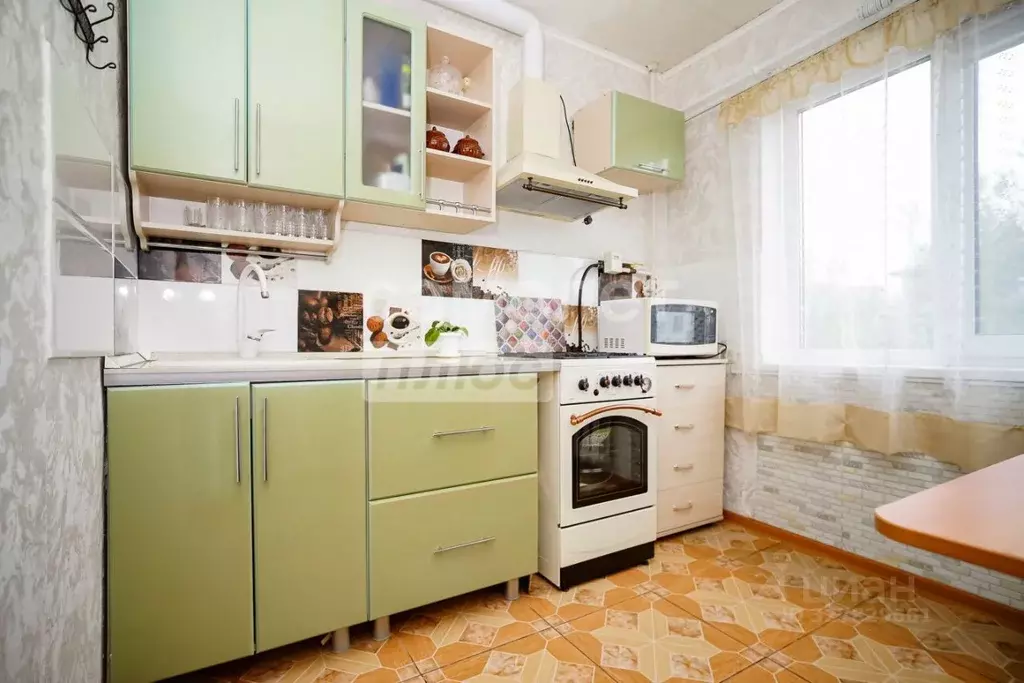 2-к кв. Омская область, Омск Городок Нефтяников мкр, ул. Энтузиастов, ... - Фото 2