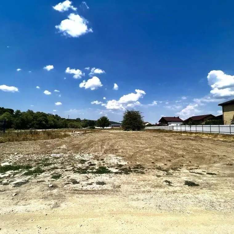 Участок в Крым, Симферопольский район, Добровское с/пос, с. Пионерское ... - Фото 1