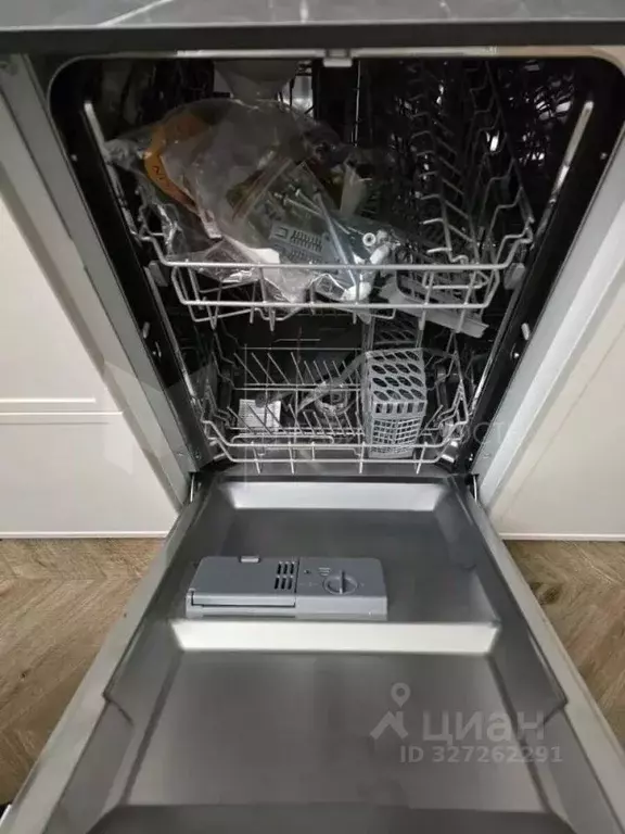 1-к кв. Тюменская область, Тюмень ул. Фармана Салманова, 12 (44.0 м) - Фото 1