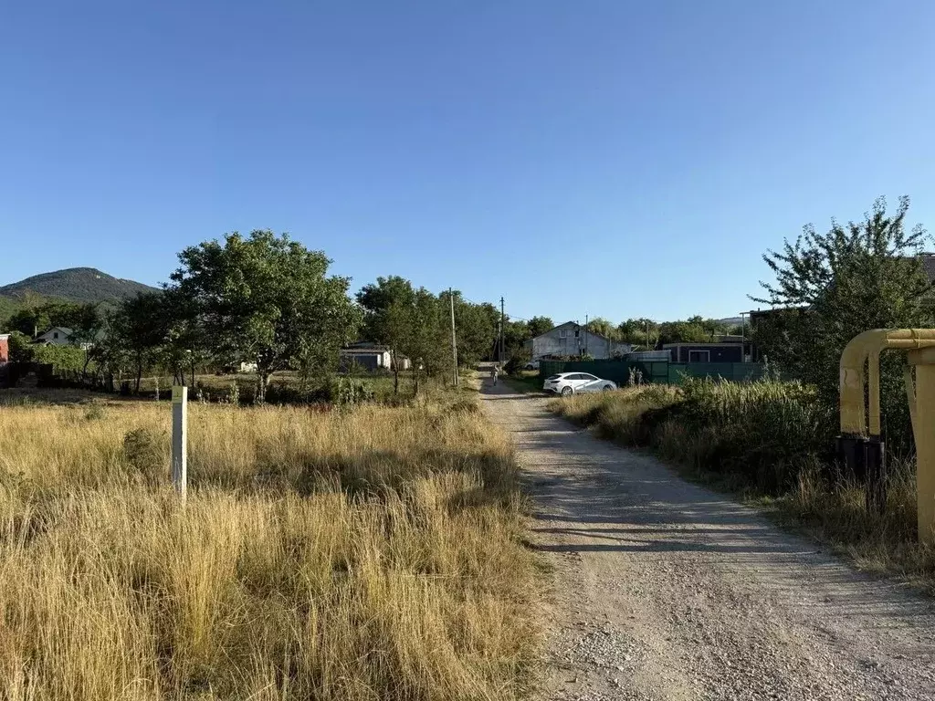 Участок в Севастополь с. Павловка, ул. Родниковская, 12Б (10.0 сот.) - Фото 0