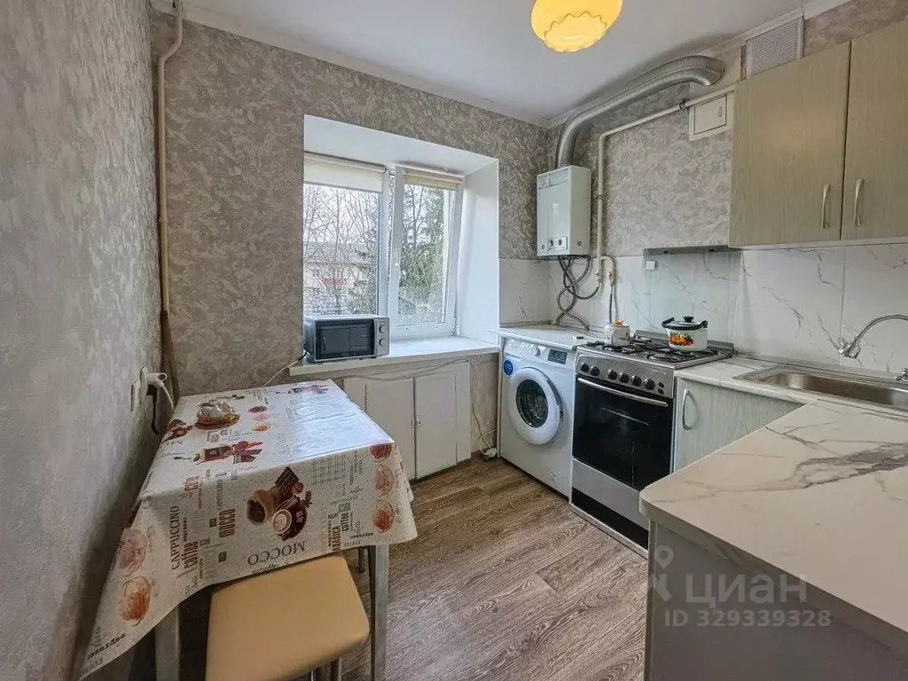 2-к кв. Калужская область, Обнинск ул. Жолио-Кюри, 3 (41.0 м) - Фото 1