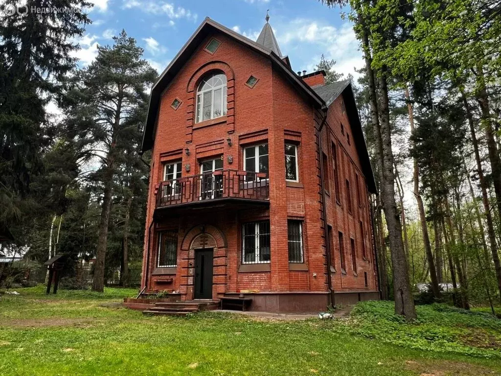 Дом в посёлок городского типа Быково, Коллективная улица, 21 (800 м) - Фото 1