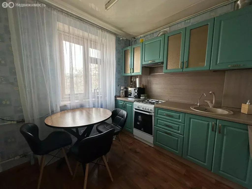 3-комнатная квартира: Астрахань, улица Степана Здоровцева, 10 (56.3 м) - Фото 1