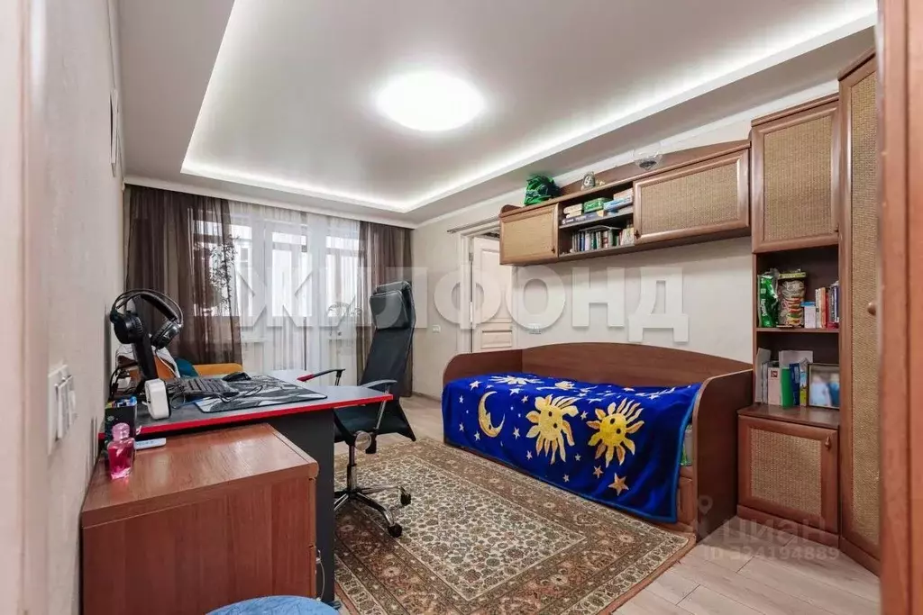 3-к кв. Новосибирская область, Новосибирск ул. Гоголя, 31А (56.6 м) - Фото 1