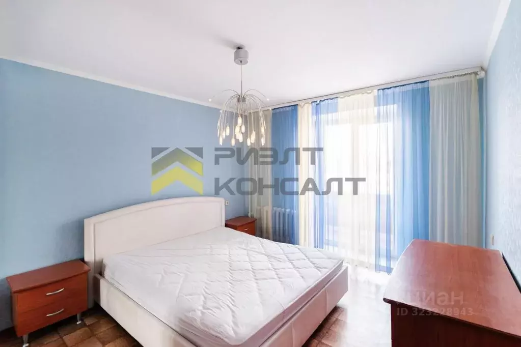 3-к кв. Омская область, Омск ул. Малиновского, 17к1 (92.5 м) - Фото 1