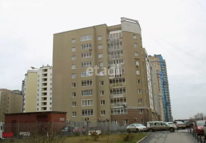 2-комнатная квартира: Екатеринбург, улица Серова, 47 (74.2 м) - Фото 1