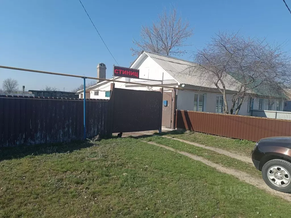 Дом в Саратовская область, Воскресенский район, Синодское ... - Фото 1