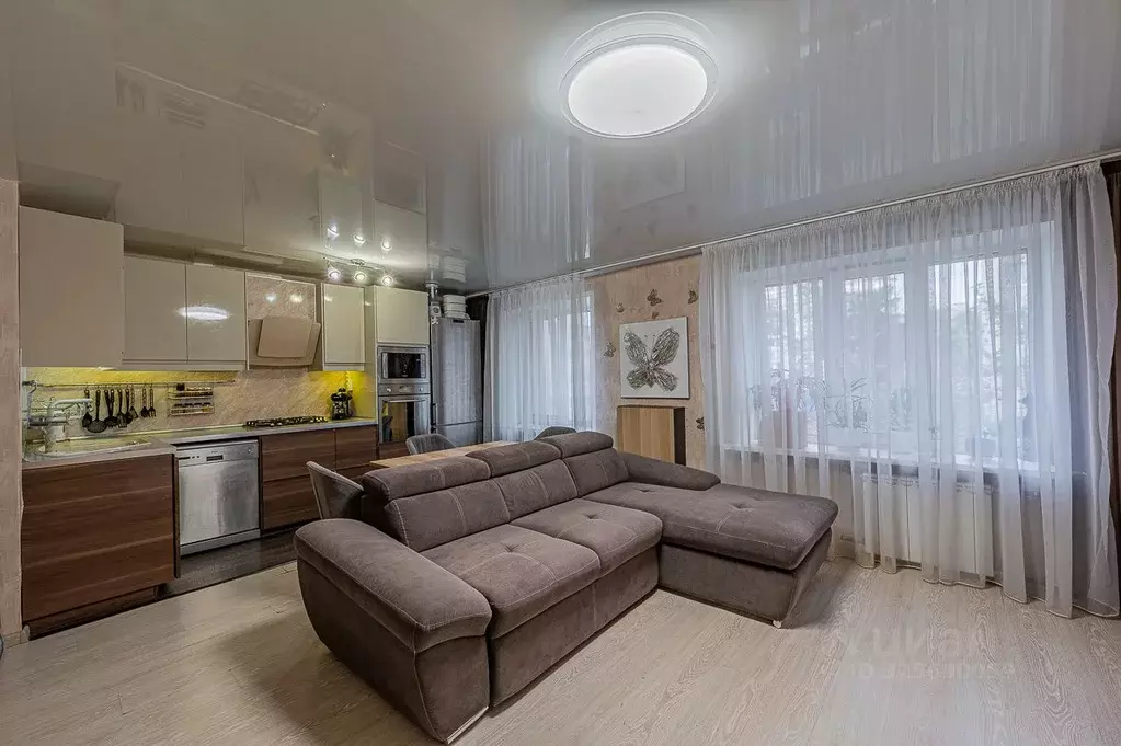 4-к кв. Свердловская область, Екатеринбург ул. Минометчиков, 56 (71.9 ... - Фото 1