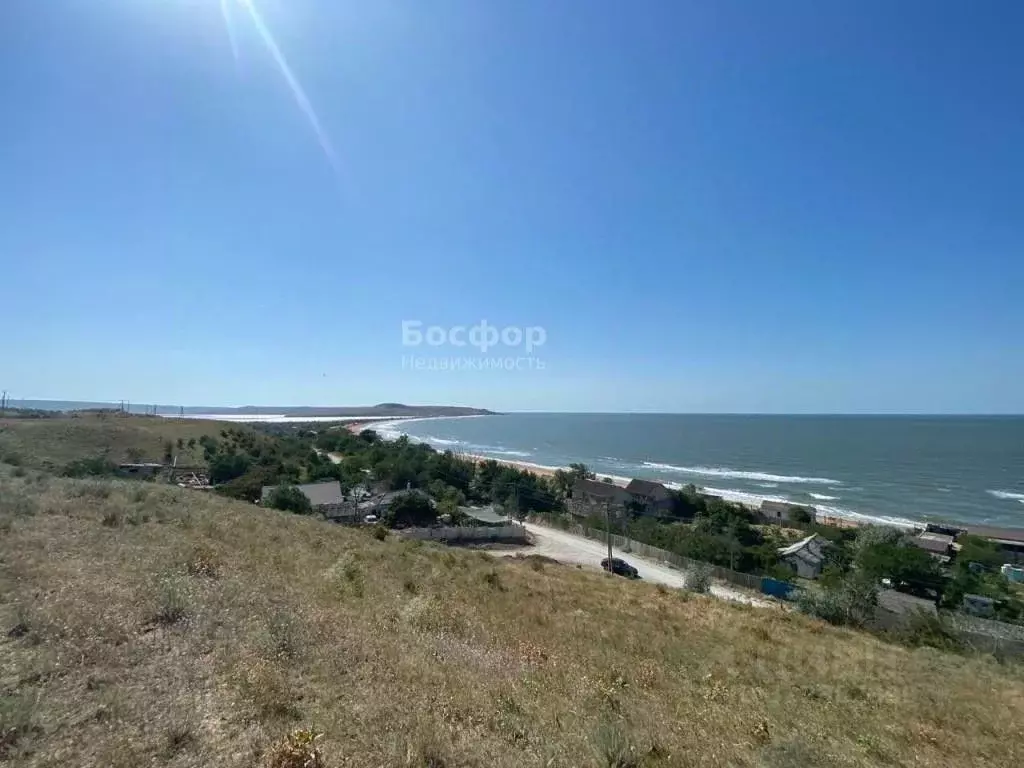 Участок в Крым, Ленинский район, Войковское с/пос, с. Курортное ул. ... - Фото 0