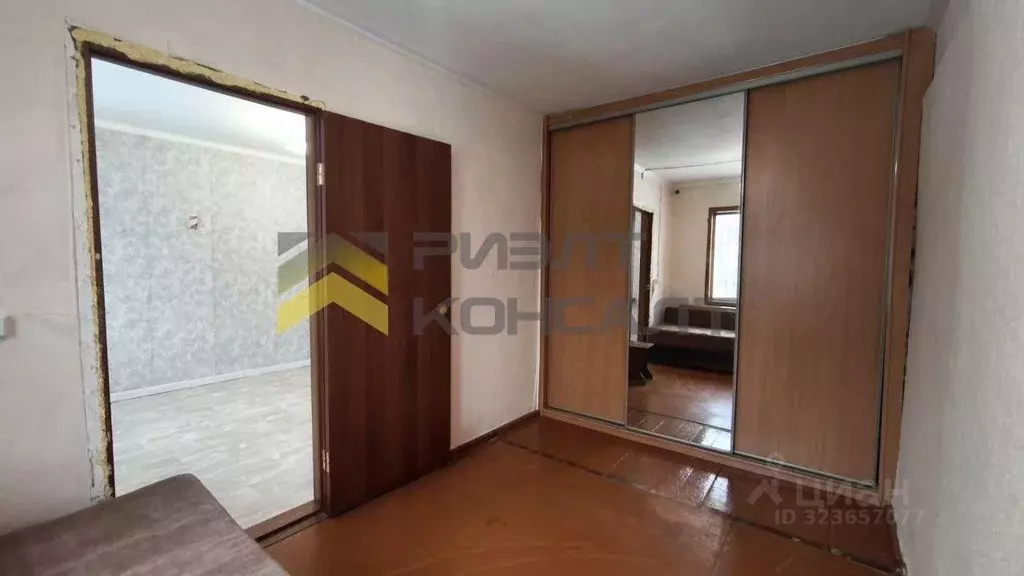 2-к кв. Омская область, Омск просп. Космический, 81 (44.3 м) - Фото 2