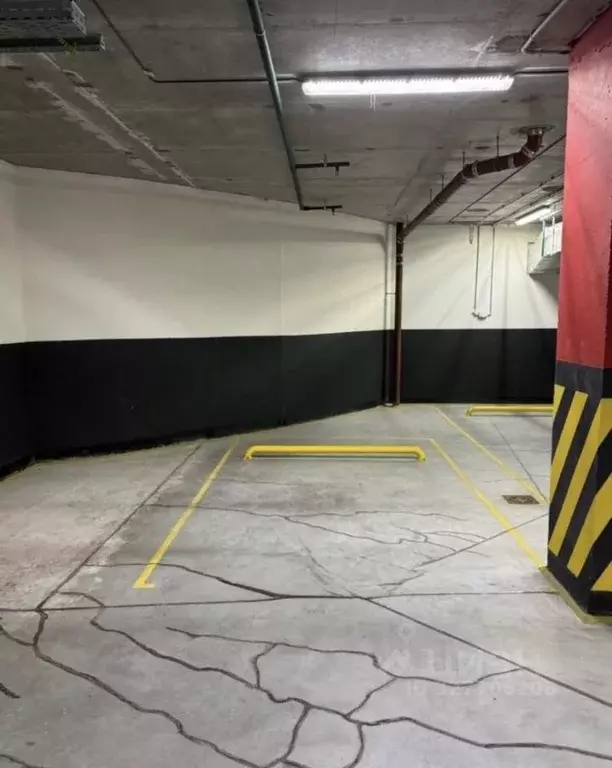 Гараж в Москва 1-й Красногвардейский проезд, 19 (10 м) - Фото 1