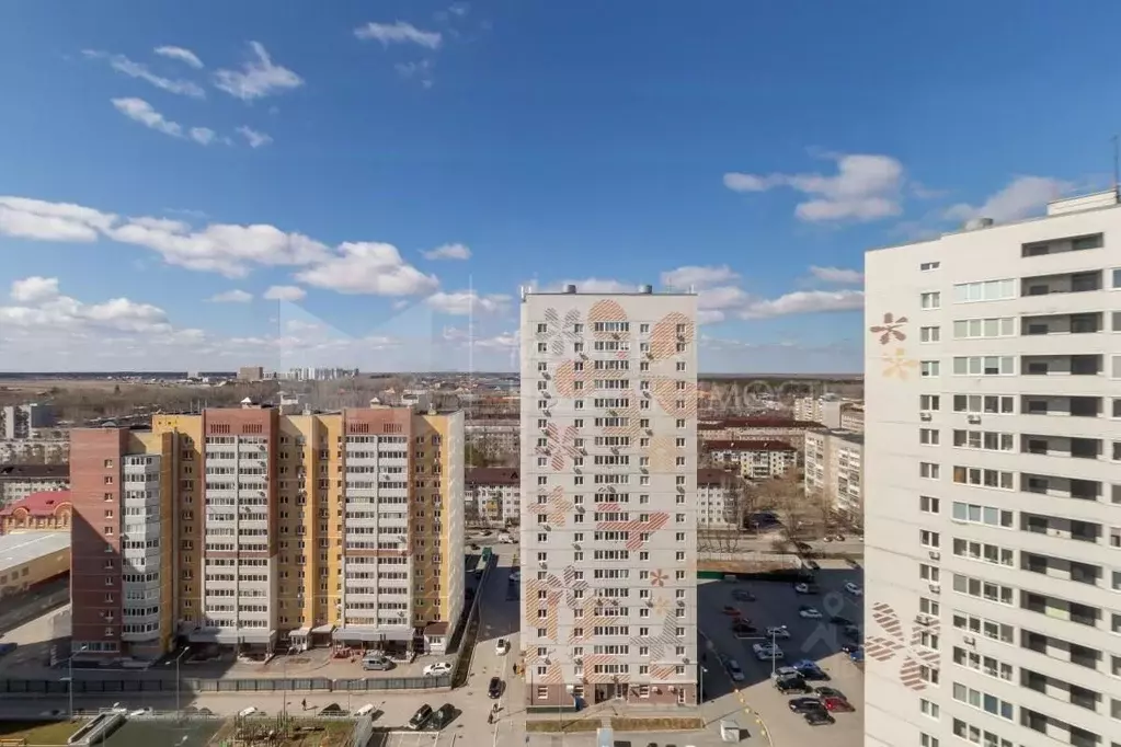 2-к кв. Тюменская область, Тюмень Таврическая ул., 9к4 (64.1 м) - Фото 0