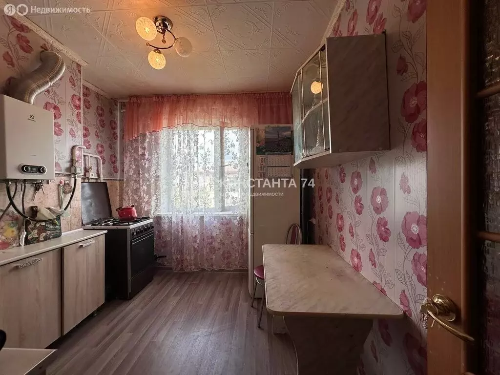 2-комнатная квартира: Чебаркуль, улица Мира, 32 (49.8 м) - Фото 1