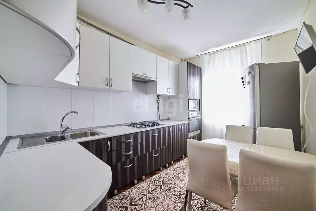 3-к кв. Башкортостан, Стерлитамак ул. Артема, 143 (66.5 м) - Фото 0