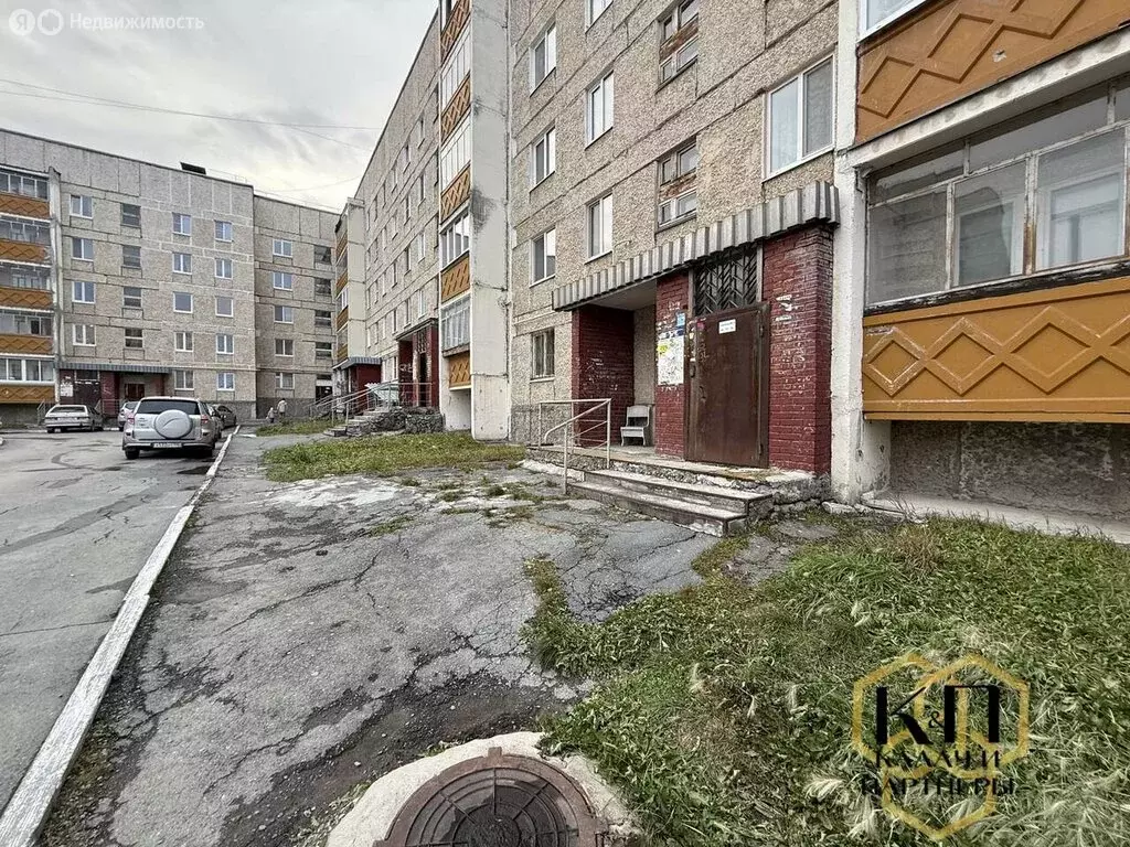 2-комнатная квартира: Полевской, микрорайон Зелёный Бор-2, 35 (47.1 м) - Фото 2